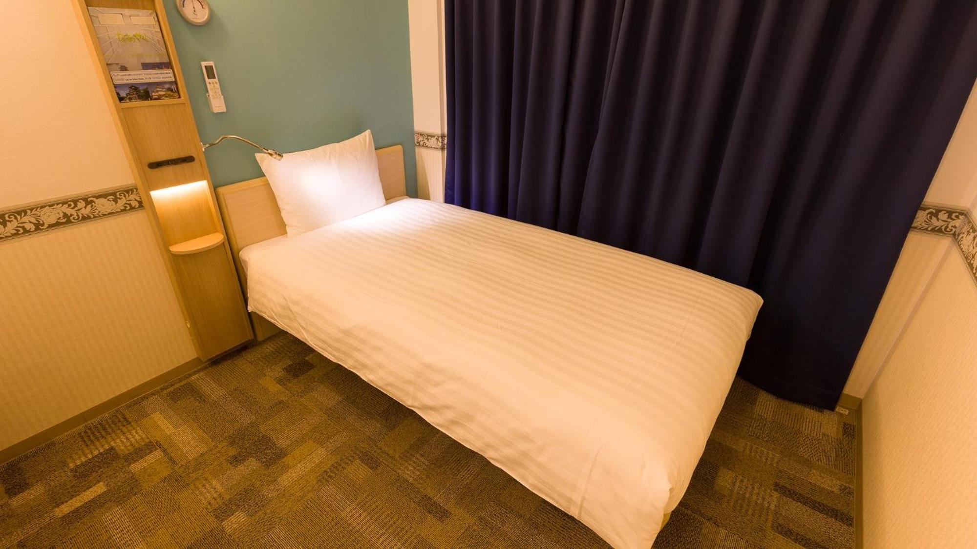 Toyoko Inn Saitama Misato Ekimae الغرفة الصورة