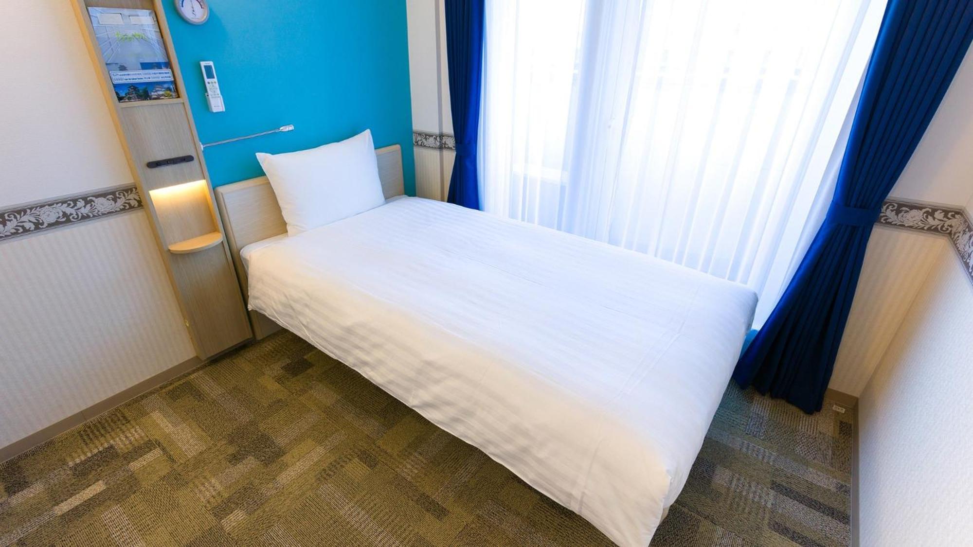 Toyoko Inn Saitama Misato Ekimae الغرفة الصورة